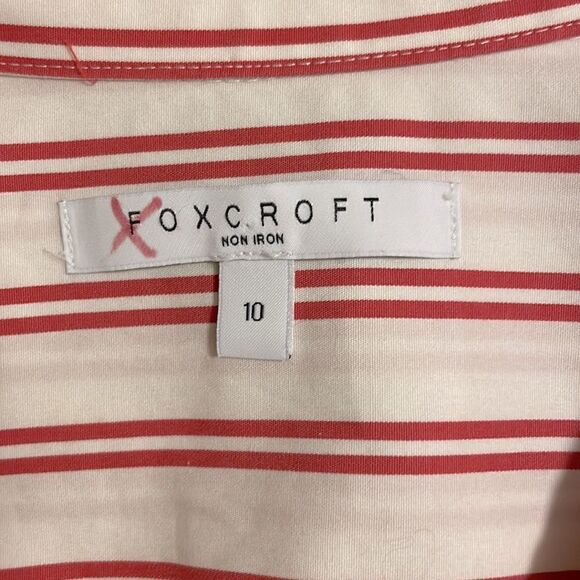 Foxcroft Summer Breezy Tunic, Non Iron, White and Red Stripe Open V-Neck - Picture 9 of 9